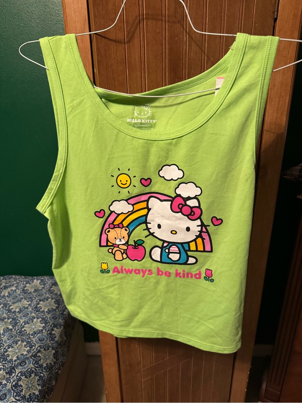 HELLO KITTY woman’s size 2xl Green Graphics Round Neck Sleeveless Stretch NWT